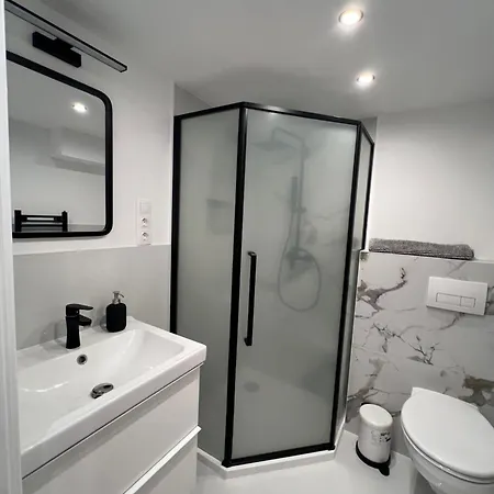 Apartment Carina Duplex Apartment- Near Nyugati Metro Line 3 *