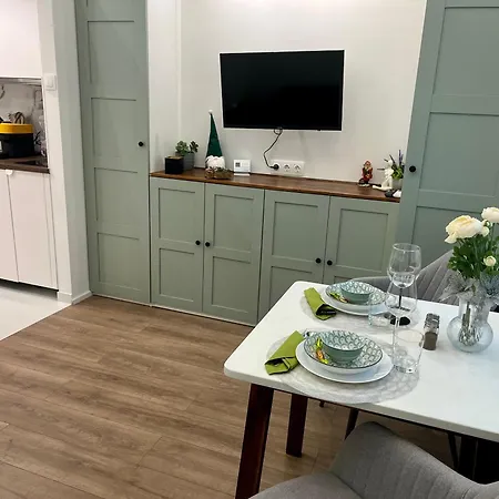Carina Duplex Apartment- Near Nyugati Metro Line 3 *