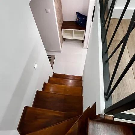 Carina Duplex Apartment- Near Nyugati Metro Line 3 דירה בודפשט